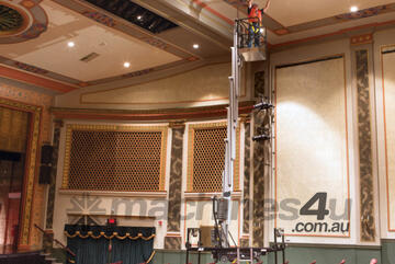 Jlg   38AM Vertical Lift