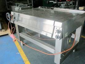 Bratt Pan With Manual Tilt (Gas) - picture0' - Click to enlarge