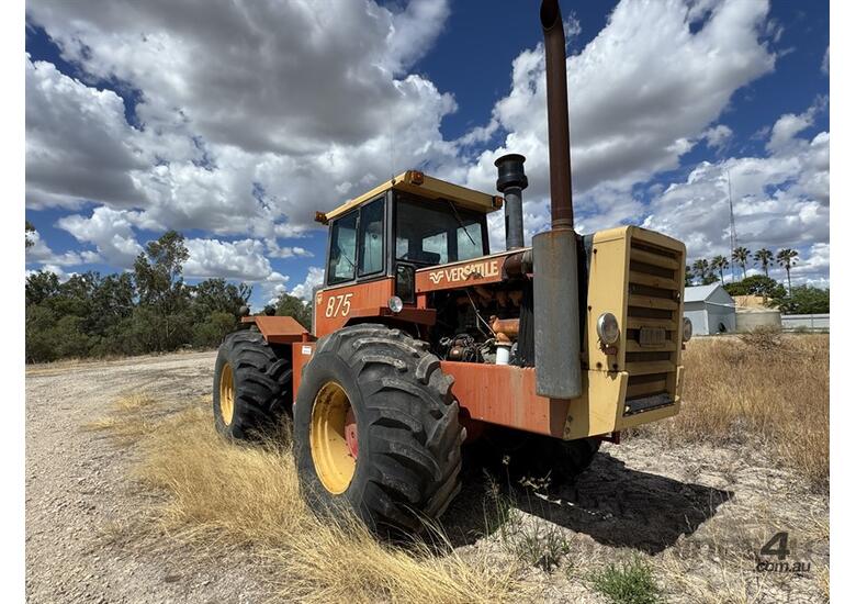 caption 1982 Versatile 875 Tractor