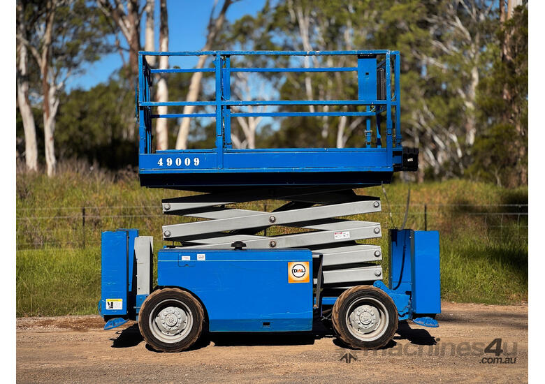 Genie GS3268 Scissor Lift Access & Height Safety