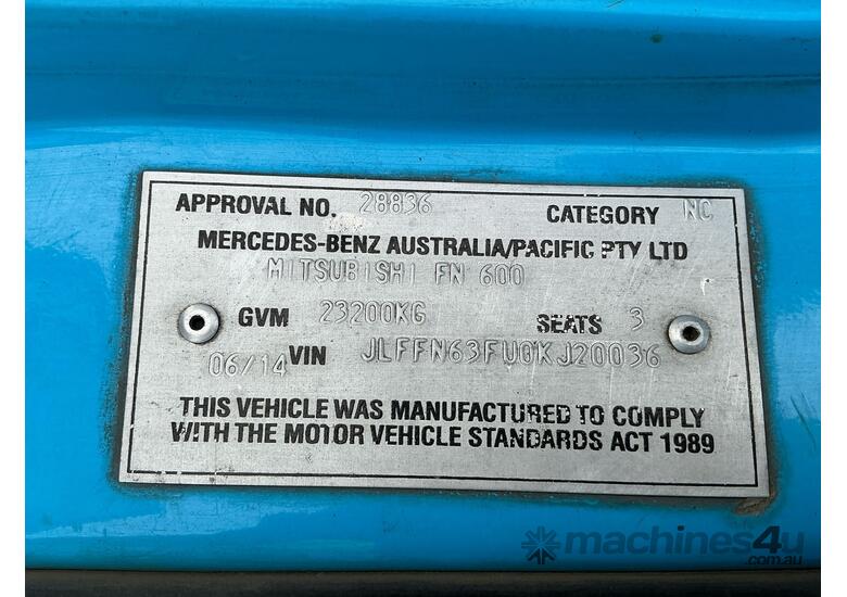 caption 2014 Mitsubishi Fuso Fighter 2427 Curtain Sider