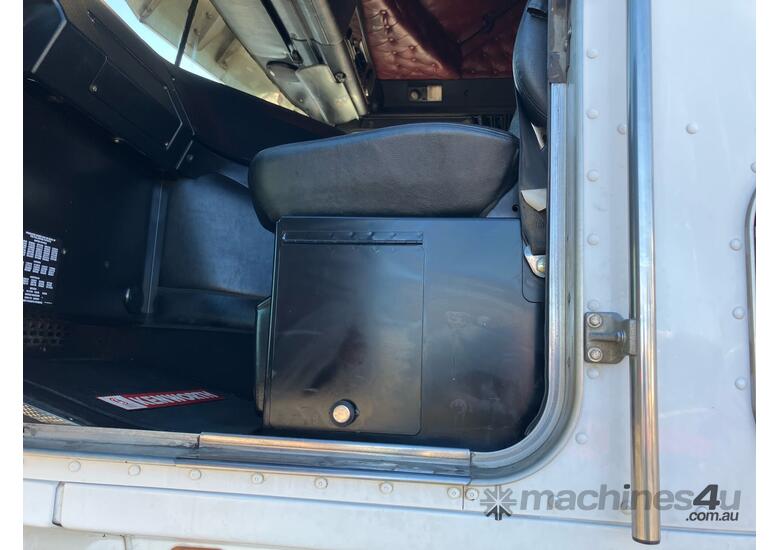 caption 2014 Kenworth K200 Series Prime Mover Sleeper Cab