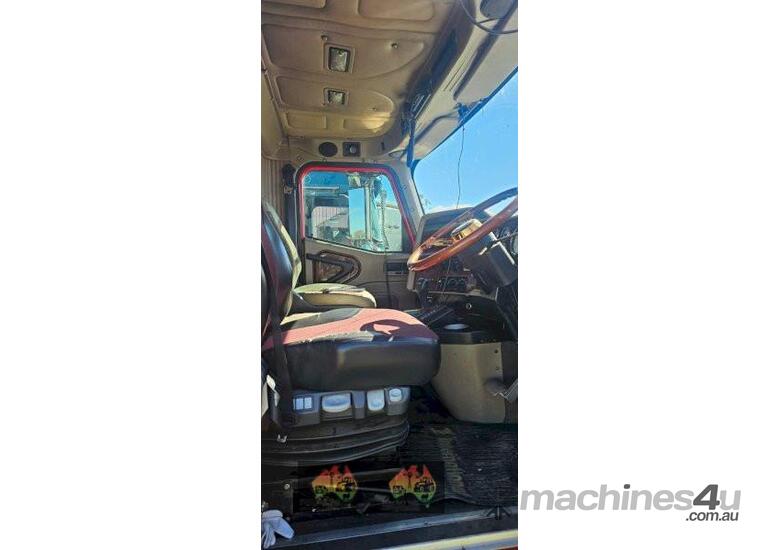caption (8923) Eagle - Primemover
