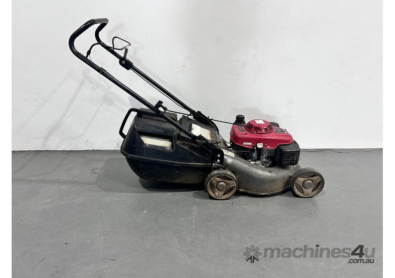 caption Honda HRU196 Buffalo Pro Push Mower