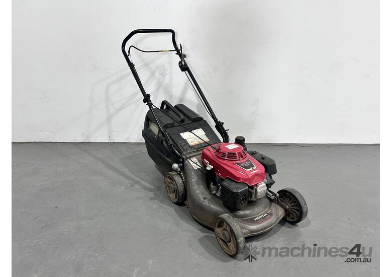 caption Honda HRU196 Buffalo Pro Push Mower