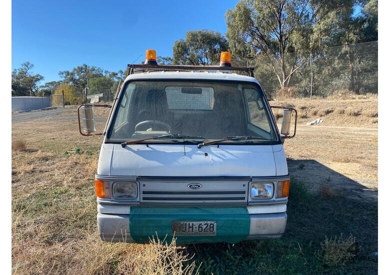 caption 1994 Ford Tipper
