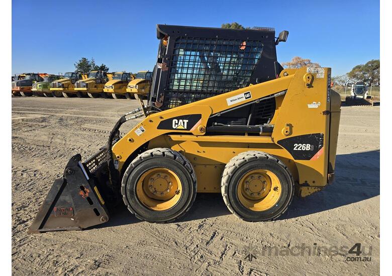 caption 2013 CAT 226B3 SKID STEER