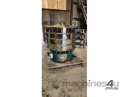 caption Triple deck screen