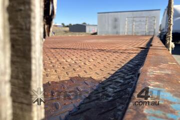 2008 Haulmark ST3 45ft Tri Axle Table Top Trailer 2008 Haulmark ST3 45ft Tri Axle Table Top Trailer