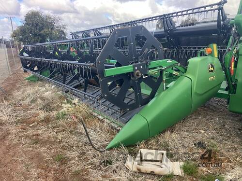 2012 John Deere 625D Combine Platforms