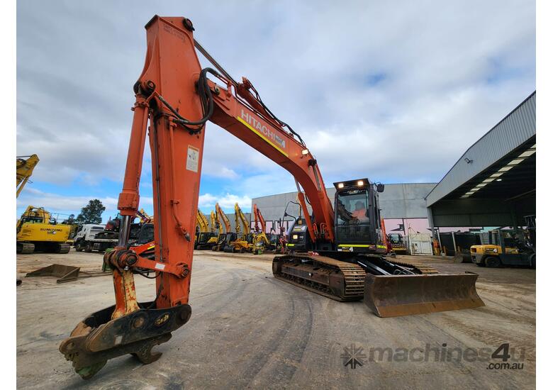 2016 HITACHI ZC225USLC-3 24T EXCAVATOR (E398) WITH ATTACHMENTS, FULL CIVIL SPEC AND LOW 2360 HOURS