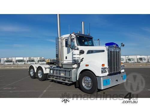 caption Kenworth T909