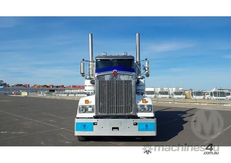 caption Kenworth T909