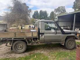 Toyota Land cruiser  - picture0' - Click to enlarge