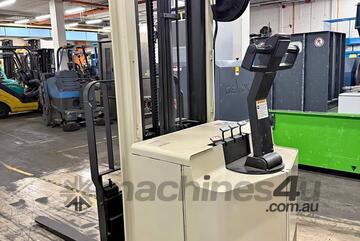 CROWN REACH FORKLIFT STAND BEHIND 30WRTL126 WALKIE STACKER CROWN REACH FORKLIFT STAND BEHIND 30WRTL126 WALKIE STACKER