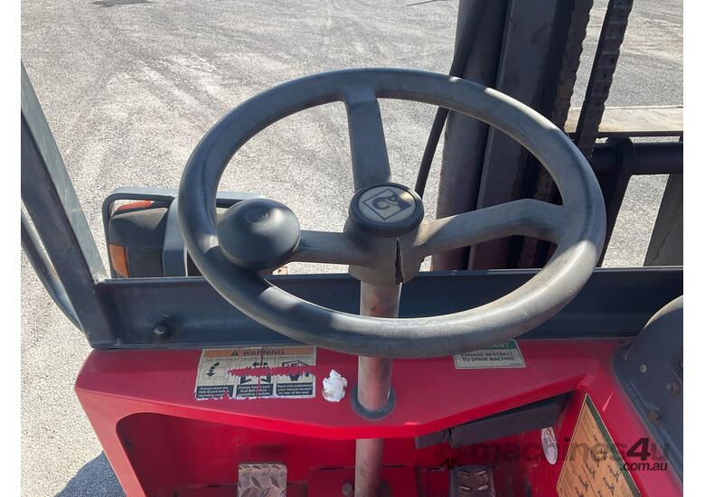 caption 2008 Moffett M5 25.3P Brick Fork
