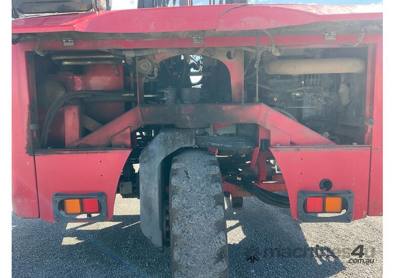 caption 2008 Moffett M5 25.3P Brick Fork