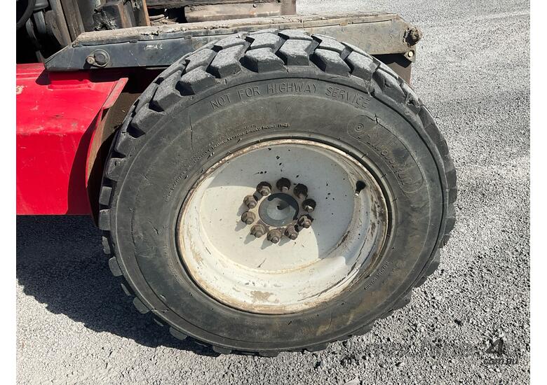 caption 2008 Moffett M5 25.3P Brick Fork