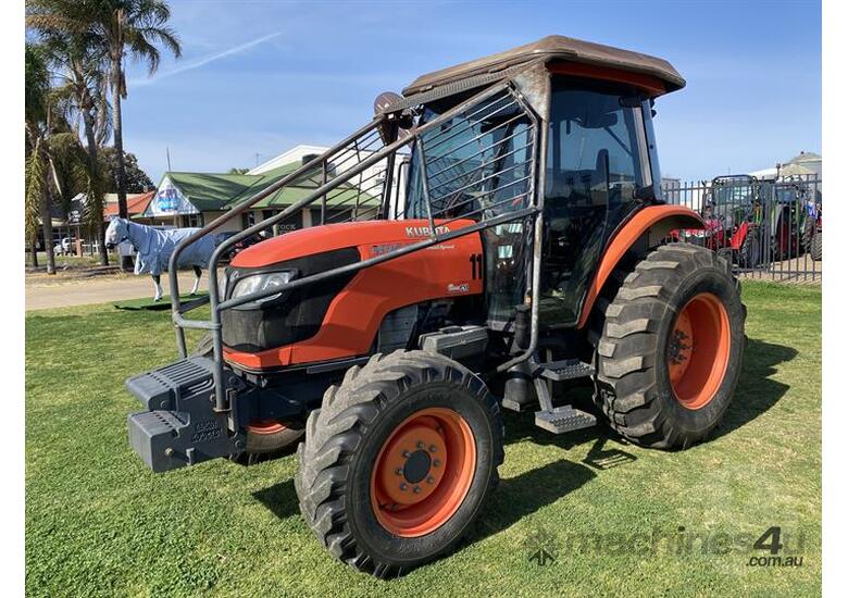 caption Kubota M9540 MFWD