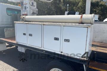 Isuzu 2006   NQR450 EWP Day Cab