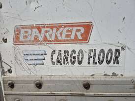 2004 Barker Heavy Duty Tri-Axle Trailer Heavy Duty Triaxle *SCRAP ONLY* - picture1' - Click to enlarge