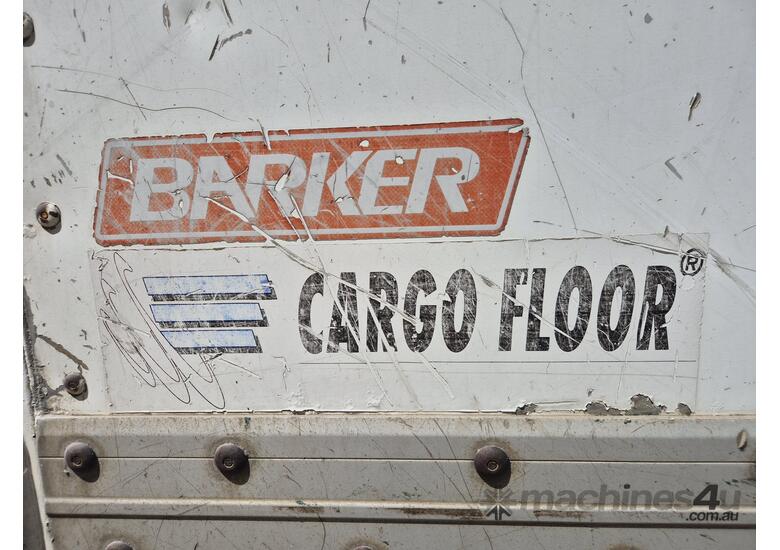 caption 2004 Barker Heavy Duty Tri-Axle Trailer Heavy Duty Triaxle *SCRAP ONLY*