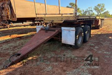 Haulmark Trailer tri-axle, head board gate - 40 foot Haulmark Trailer tri-axle, head board gate - 40 foot