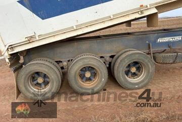 (8843) Freightmaster chassis tipper ( NOTE NO BUYERS PREMIUM )