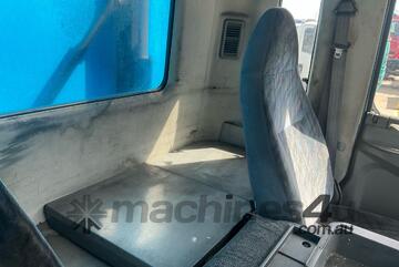 2007 Mitsubishi Fighter FK600 Curtain Sider (Missing Curtains)