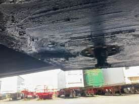 1900 Unknown Enclosed Tandem Axle Trailer - picture1' - Click to enlarge