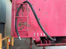 1900 Unknown Enclosed Tandem Axle Trailer - picture2' - Click to enlarge