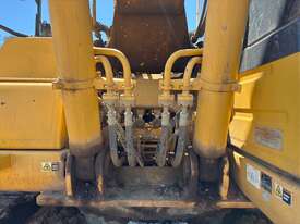 2012 Komatsu PC220LC-8 Excavator (Steel Tracked) - picture0' - Click to enlarge