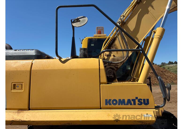 2012 Komatsu PC220LC-8 Excavator (Steel Tracked)
