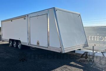 Custom Made   Tri Axle