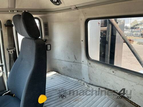 2002 Nissan UD CK320 Prime Mover