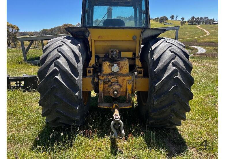 Chamberlain 4080 90HP tractor