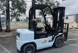Utilev Used Diesel Forklift 2500kg