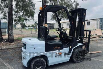 Utilev   Diesel Forklift 2500kg
