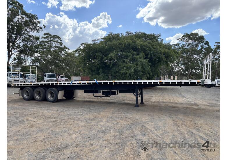 1985 Freighter 45ft Flat Top Tri-Axle Trailer