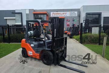 Toyota Forklift 2.5T Container Mast with Tyne Positioners(Unit#: U1018)