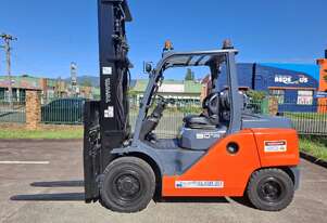 Wollongong Forklift: 2017 Toyota 5T LPG, 2-stage standard mast, 4m lift!
