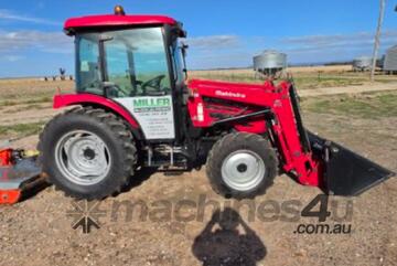 Mahindra Tractor loader