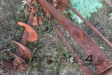 International Post hole digger