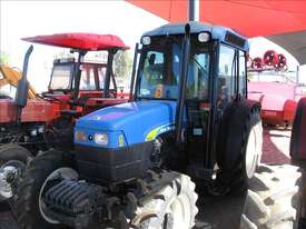 New Holland TN95FA Vineyard tractor - picture0' - Click to enlarge