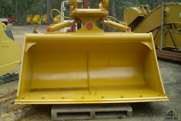 Tilt Bucket to Suit 40 Ton   2.3 metres wide Tilt Bucket to Suit 40 Ton   2.3 metres wide
