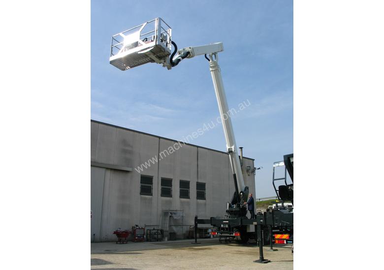 caption CTE B-Lift 430 HR Truck-Mounted Platform