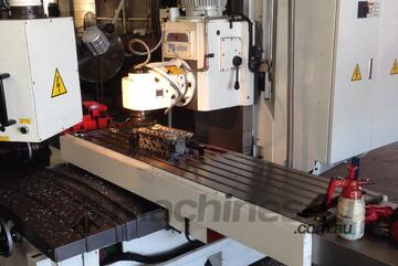 QUANTUM U-1600 Universal Bed type Milling Machines