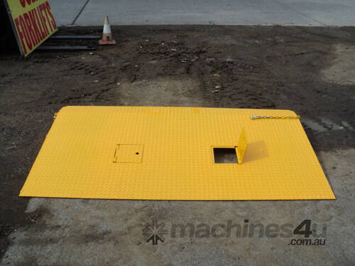 Container Ramp-New: Long #A06(b)	