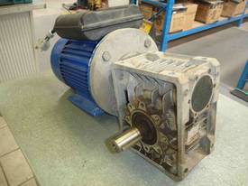 WESTERN ELECTRIC 240VOLT REDUCTION BOX MOTOR/ 49RP - picture0' - Click to enlarge