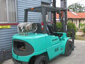 Mitsubishi 3.5 ton, Side Shift Used Forklift - picture2' - Click to enlarge